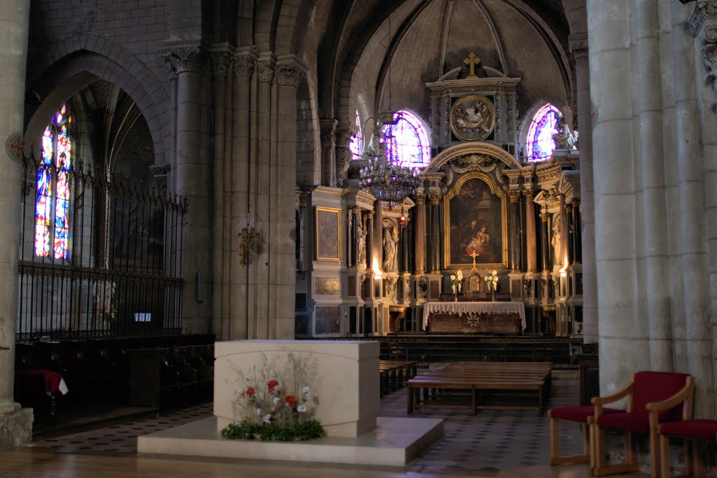 Eglise St Denis, Amboise by Dan Schroeder