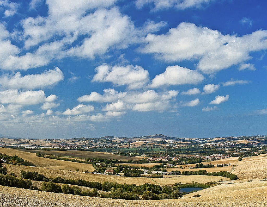 La vallata del Foglia by Andrea Marchionni