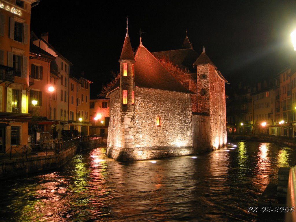 Annecy la nuit by Philippe PONCHAUX