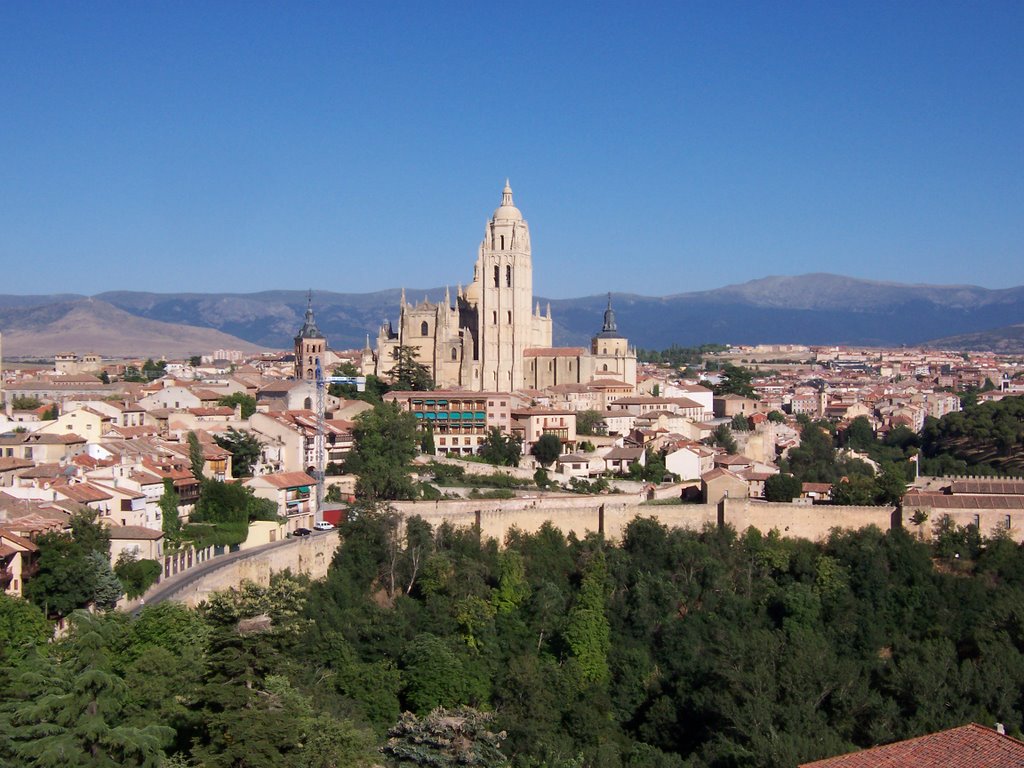 Segovia (vista desde Alcazar) by Jevy