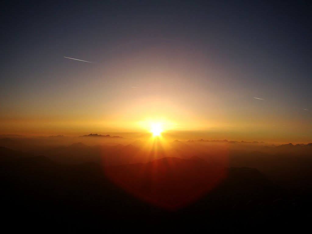 Sonnenaufgang am Sonnblick (3106m), 07/2010 by trumsi