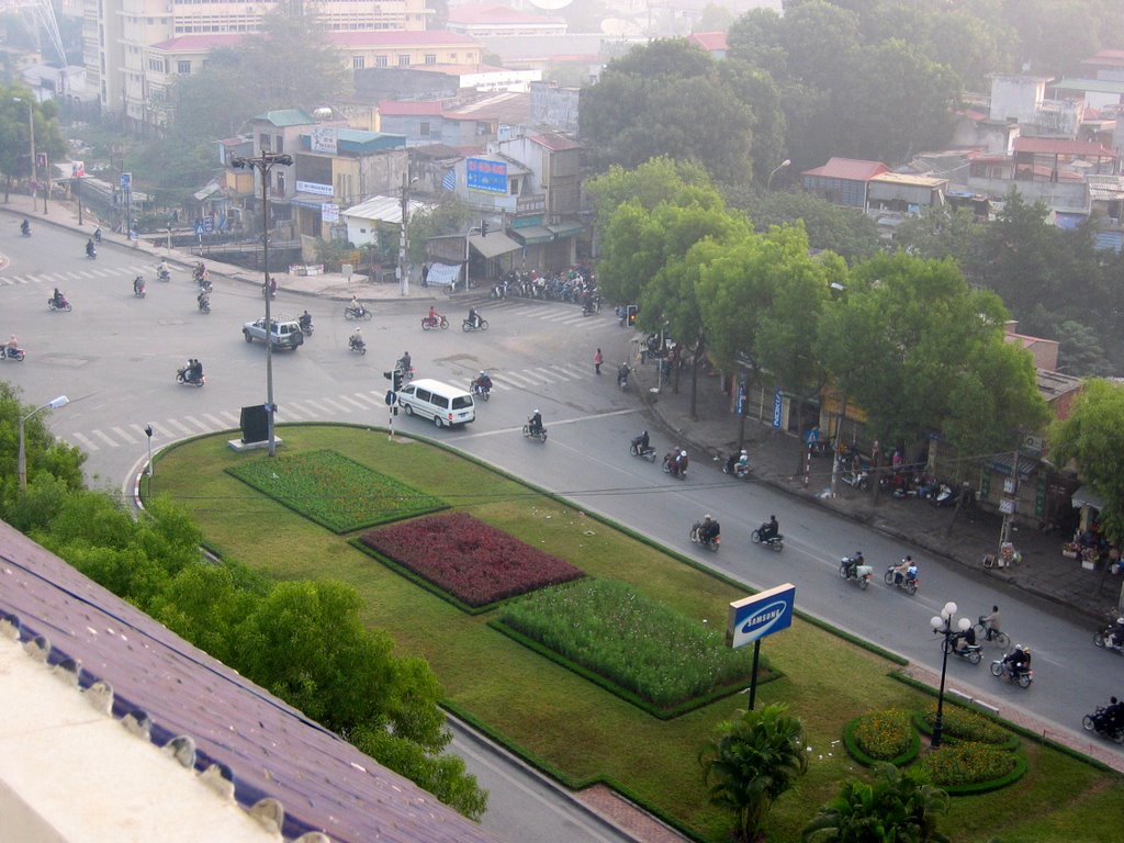 The street looked from BaoSon hotel by rolltide