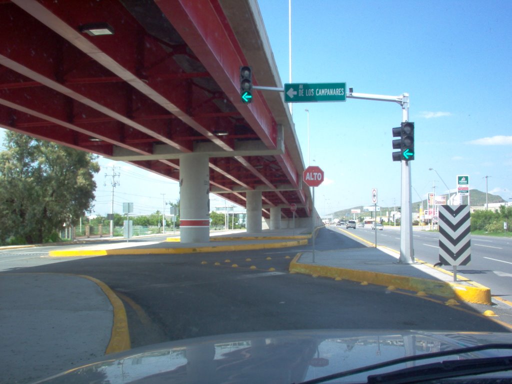 Puente Vehicular Campanares by fernando yates