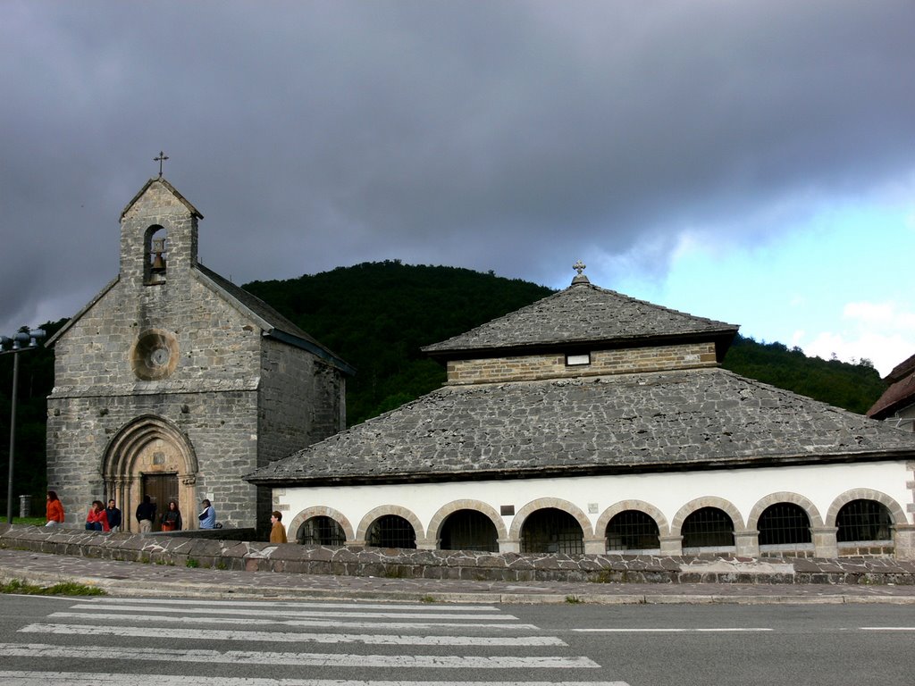 CAMINO DE SANTIAGO-RONCESVALLES/ORREAGA. Capillas de Santiago y del Espíritu Santo. by Carlos Sieiro del Ni…