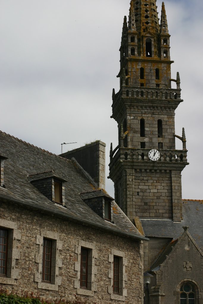 Plounevez Lochrist, l'église by yveslaurent