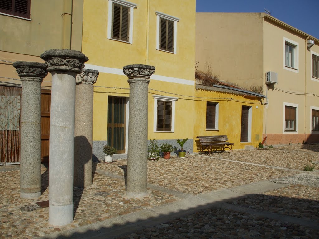 Resti di colonne a Porto torres by Marco Caserio