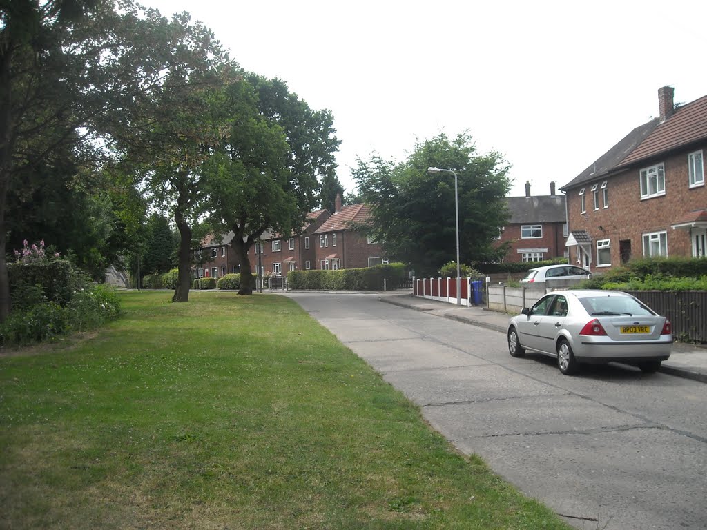 Hucklow Avenue, Newall Green by WythenshaweMike