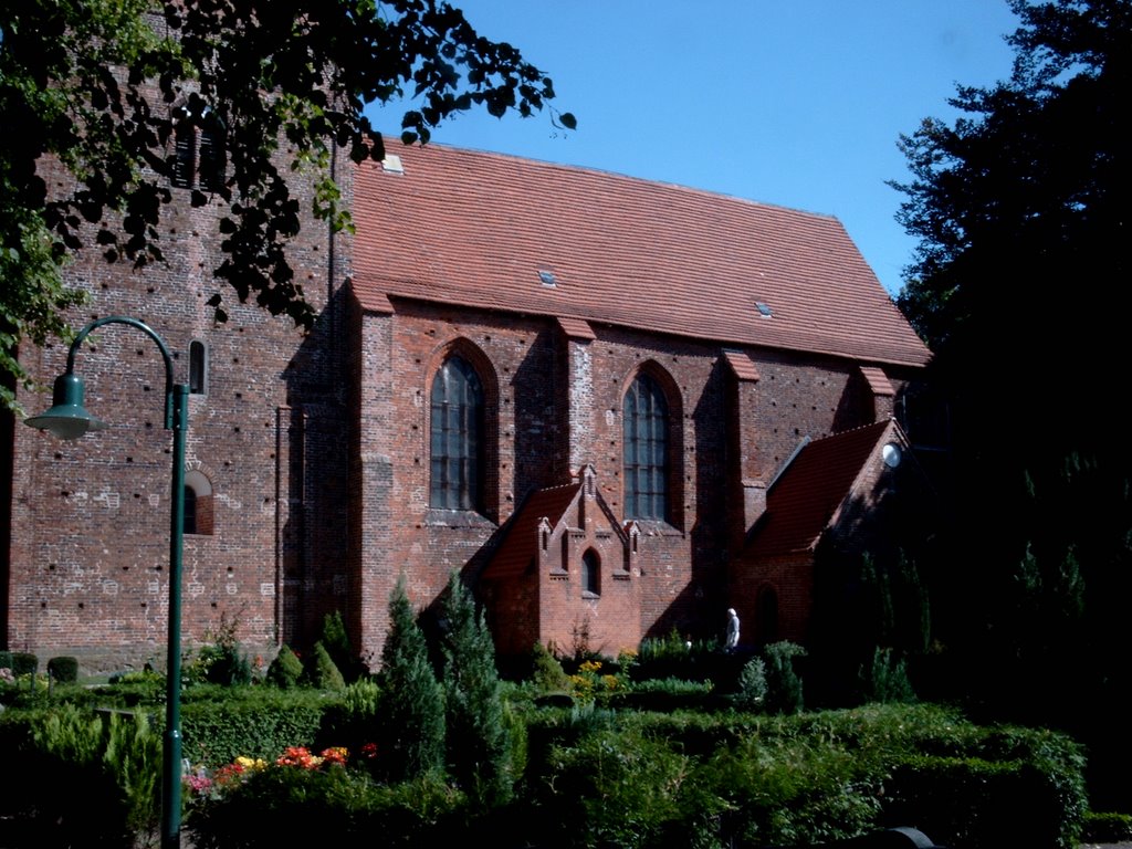 Backsteinkirche in Kirchdorf by m.gold