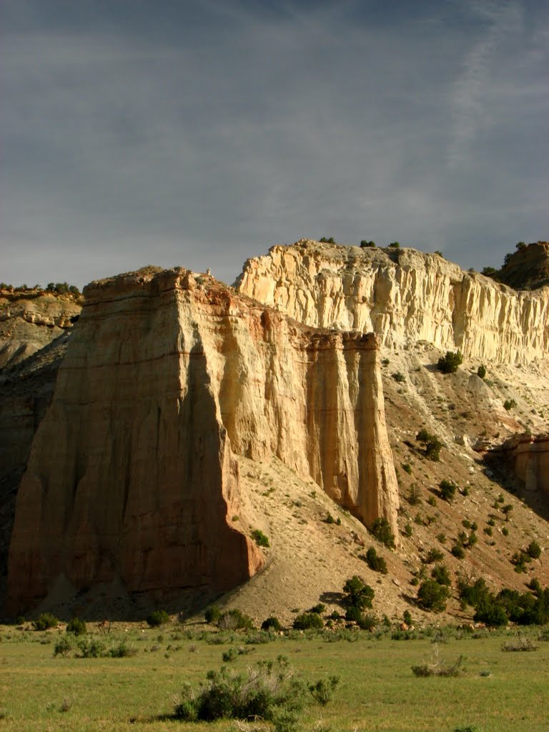 Cliffs inside Kodachrome Basin State Park by Nakhatarn