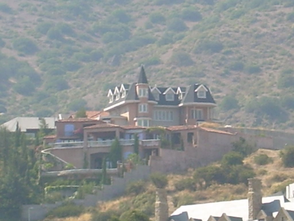 Vista de la casona de la universidad andres bello hacia el este by SebaXIX