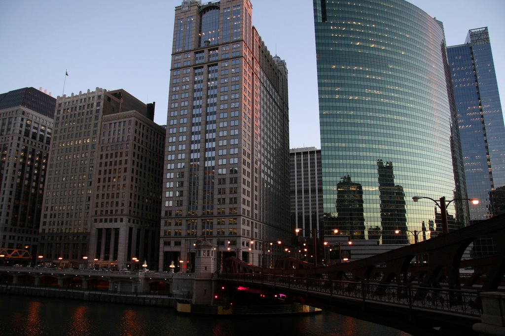 Chicago River at sunset by peter sanger