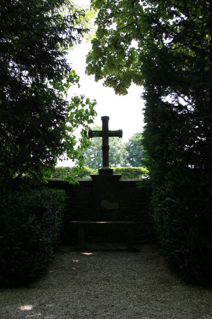 Colombey les deux Eglises: Croix du parc de la Boisserie by Roger31600