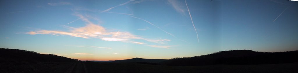 Sonnenuntergang auf der Platte - Schloßborn by Fridi99