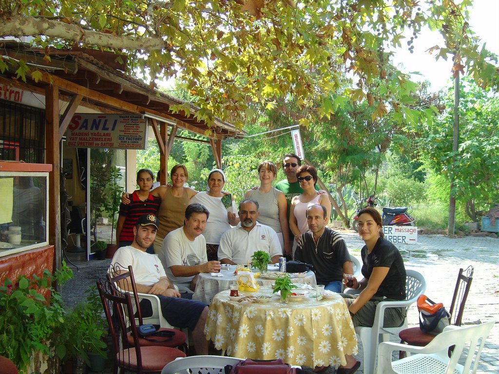 GÖCEK Adile teyzenin yeri by Nurettin Oler