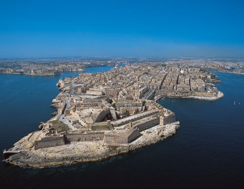 FORT ST ELMO & VALLETTA by JONATHAN BEACOM