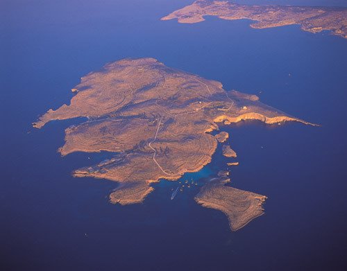 COMINO FROM 3000 FT by JONATHAN BEACOM