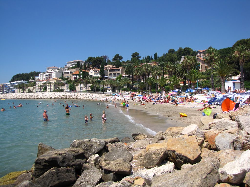 Plage à Bandol by Kikala