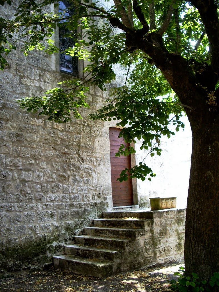 Cazes Mondenard - Derrière l'Eglise by Raby Jean-Luc