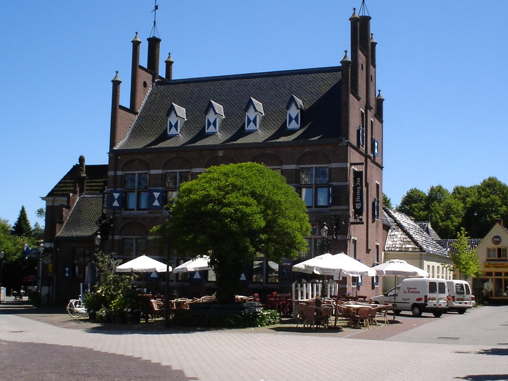 Oude Gemeentehuis by Bert Niemeijer