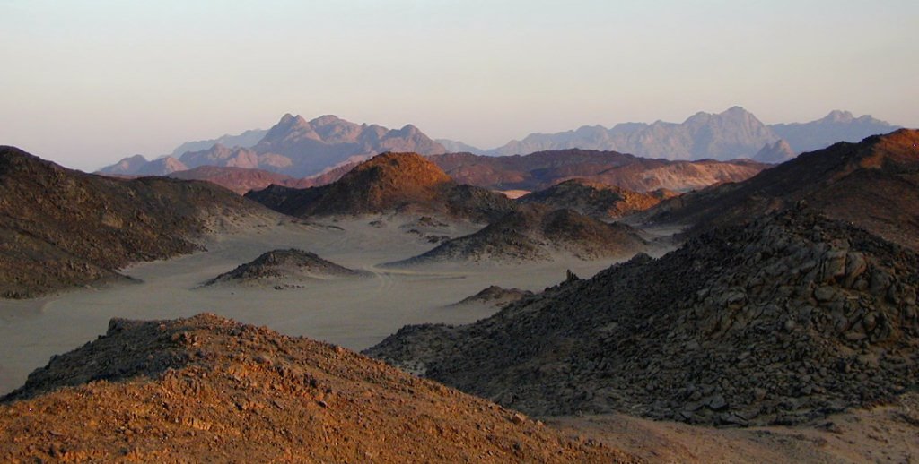 Desert near Hurghada by Arek Luszczyk