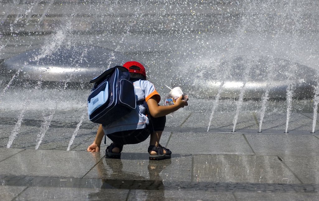 Stopping water by © Franco Truscello