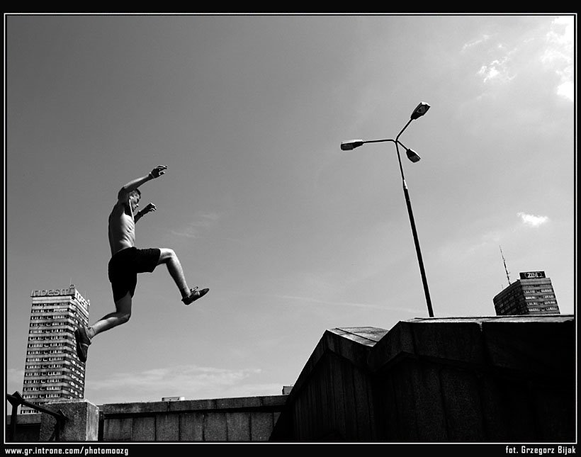 Le Parkour w Warszawie by Grzegorz Bijak