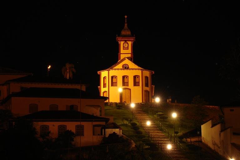 Santa Rita à noite by Fred Lins