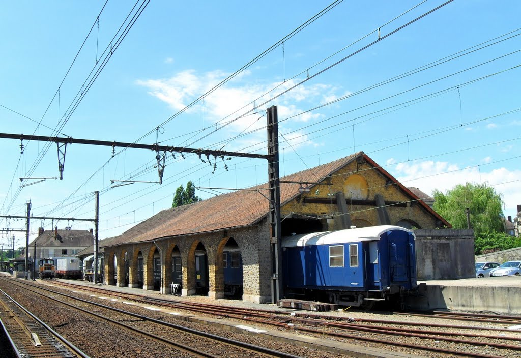 Gare de Rambouillet, jul/2010 by Cesar Neto