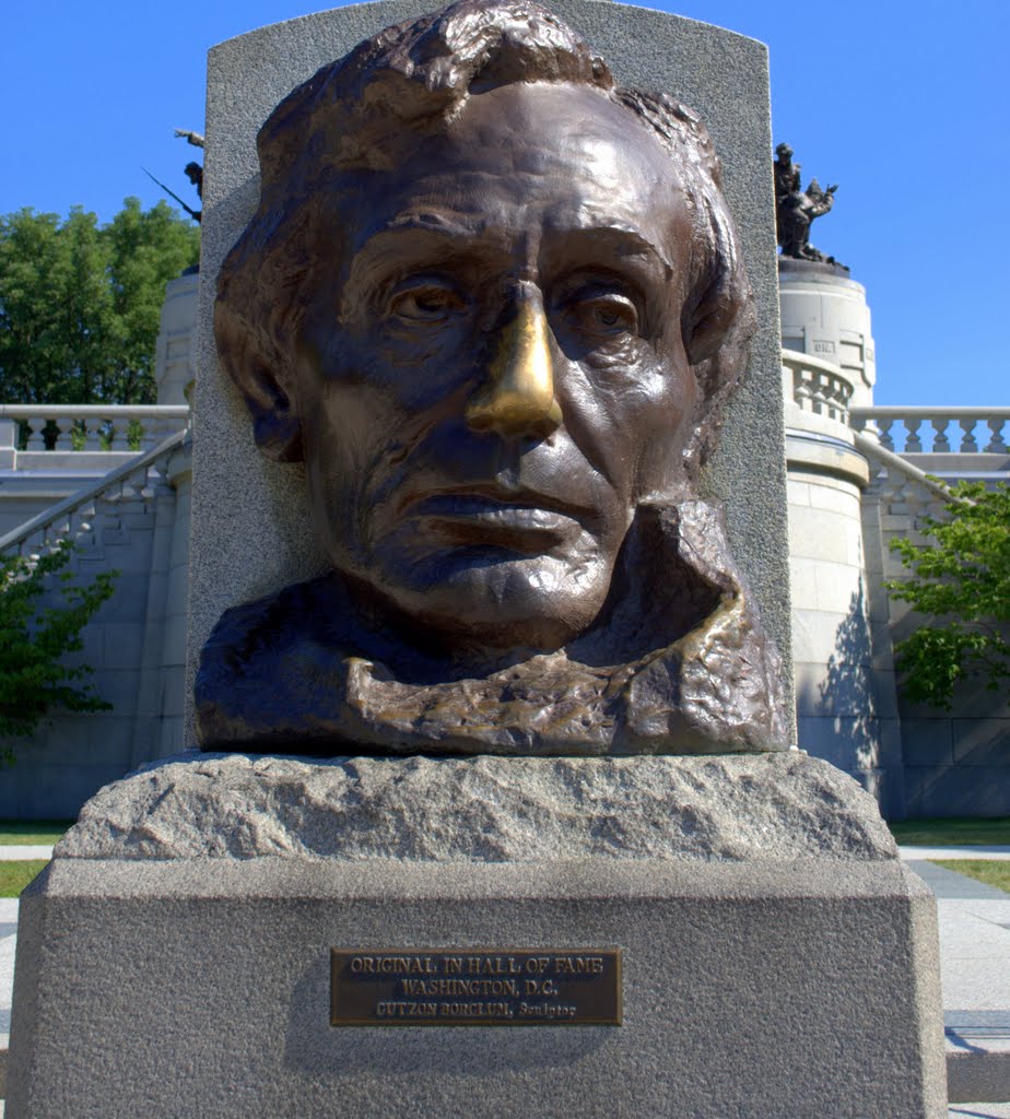 Lincoln's Tomb by Brooks Family