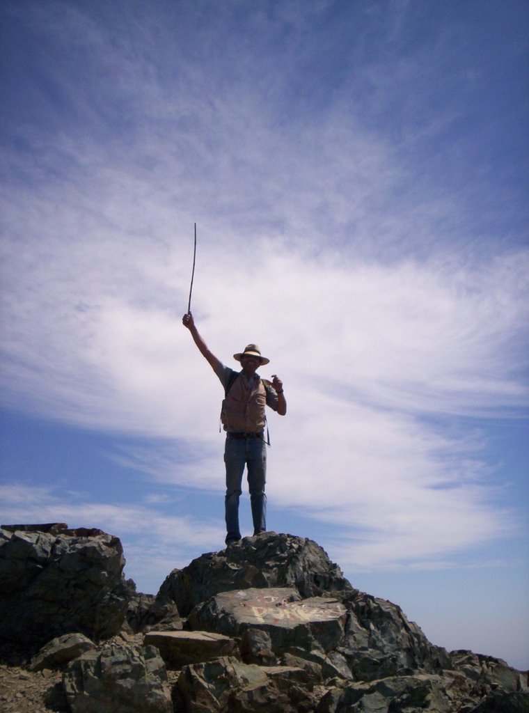 Gerald. Cumbre cerro La Campana. by Gerald Foxon