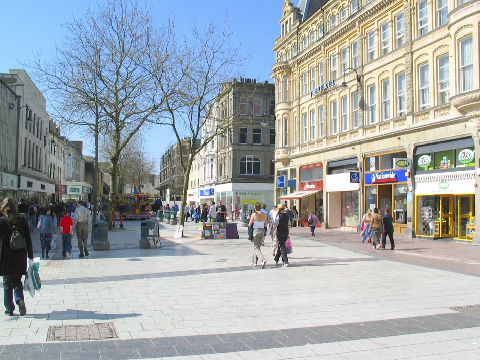 Queen St Cardiff looking west by ddbrook