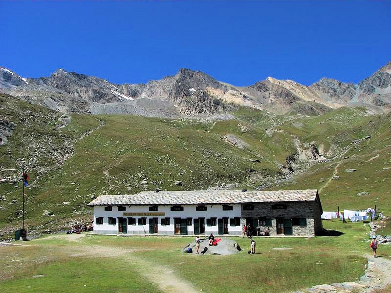 Rifugio Vittorio Sella by Claudio Bergero