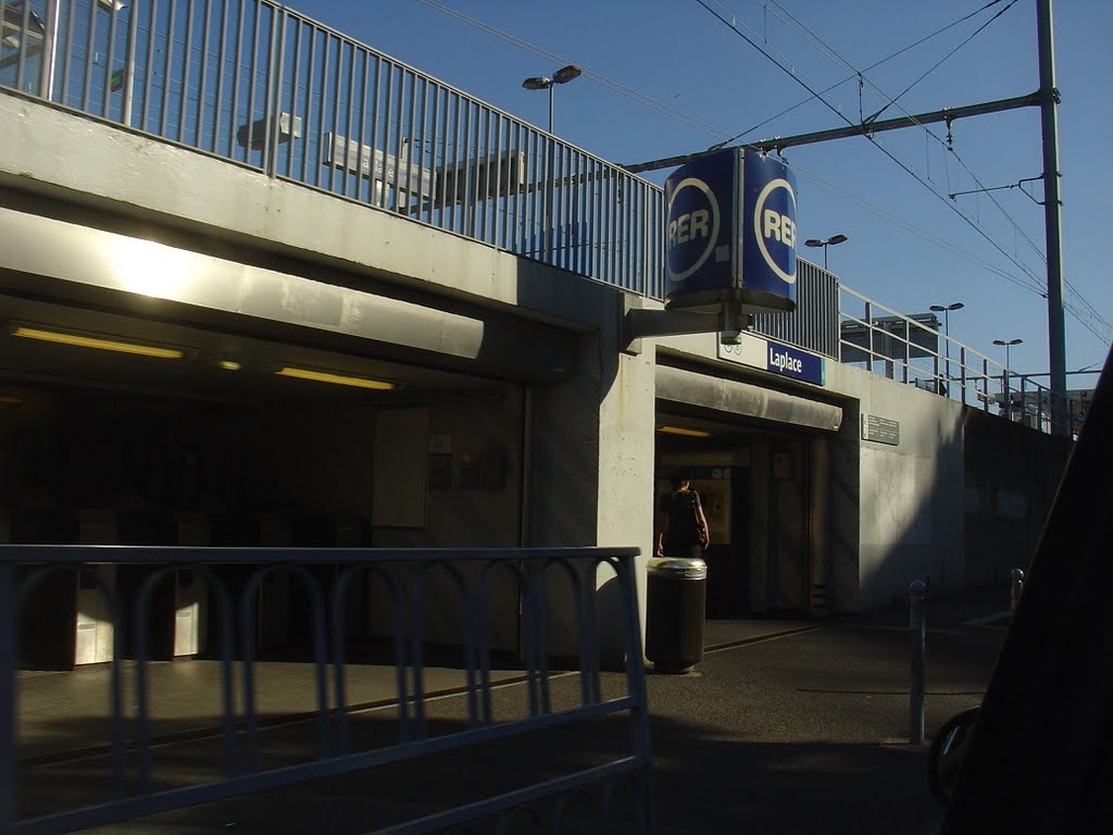 RER Laplace, Arcueil by Paul HART