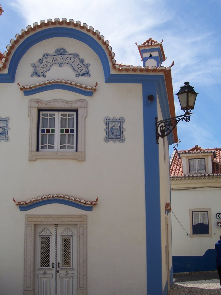 Beautiful house facade in Ericeira by ceheiner