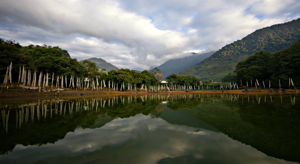 Morgenstimmung in Yuksom .... by rené baldinger - baldinger reisen ag, waedens