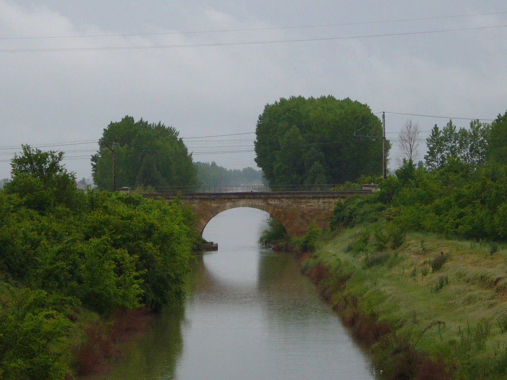 Puente by Gerard Cuevas