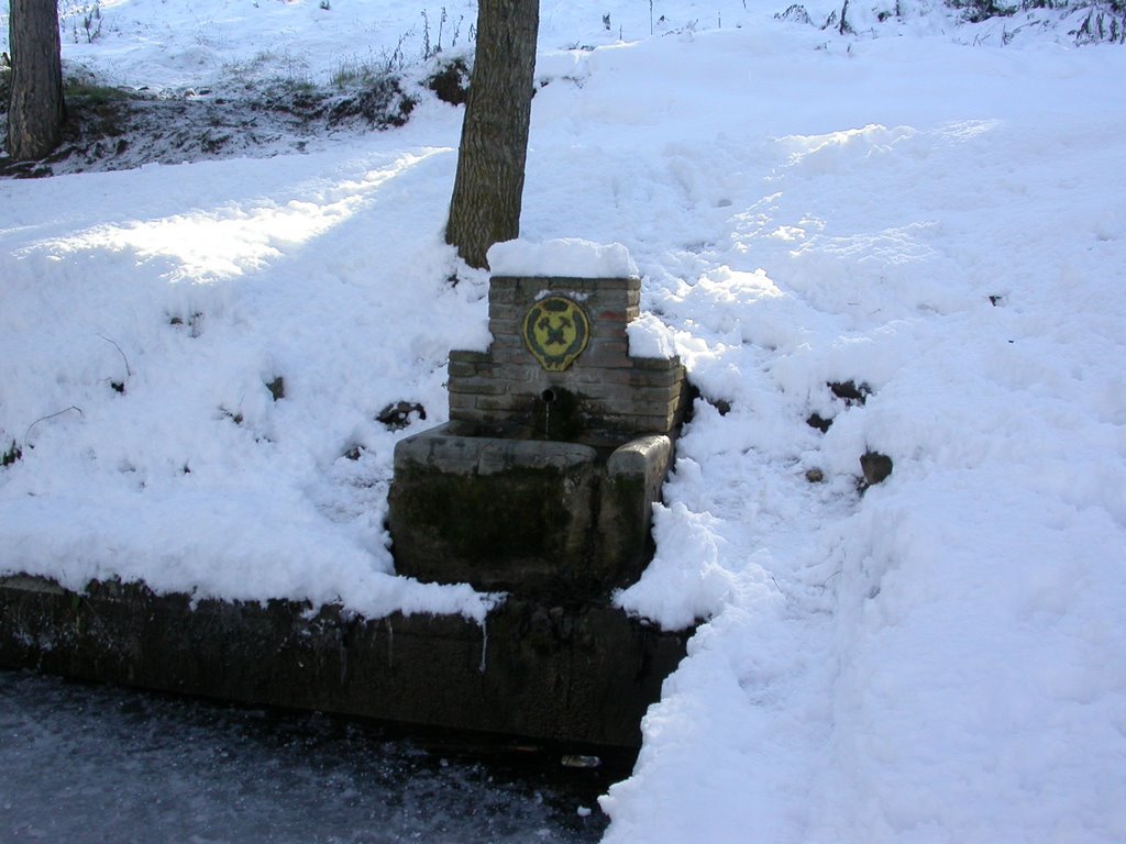 Fuente de la Ermita Vieja by Lucas Sánchez