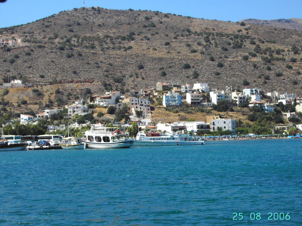 Blick auf Elounda von Spinalonga aus by Volker G. K.