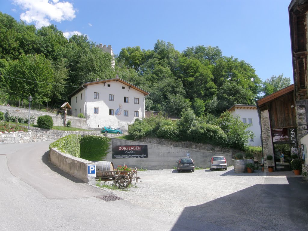 Dorfladen an der Straße zur Churburg by Fotoberchtel