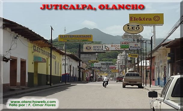 Calle centrica de Juticalpa by omarflores