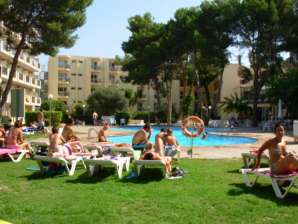 Piscina Hotel Sol d´Or (Salou) by Juanjo_39