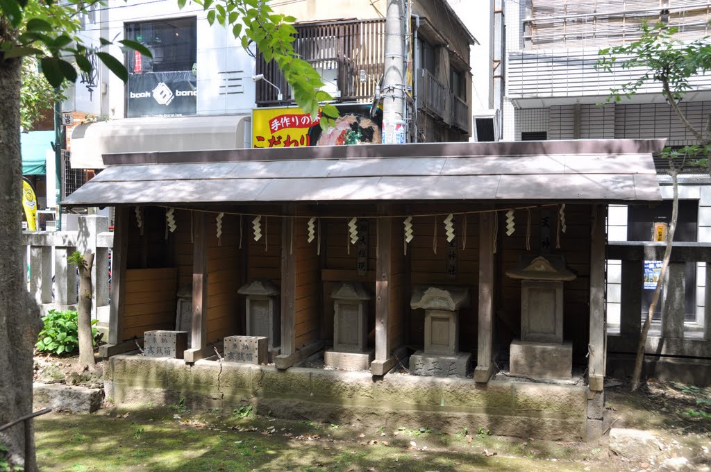 Yama-Jingū, Araku-Daigongen, Ōtsuka-Daigongen, Tengyōsei-Jinja, Tenjin-sha 山神宮、荒工大權現、大塚大權現、天形星神社、天神社 (2010.05.03) by k.takita