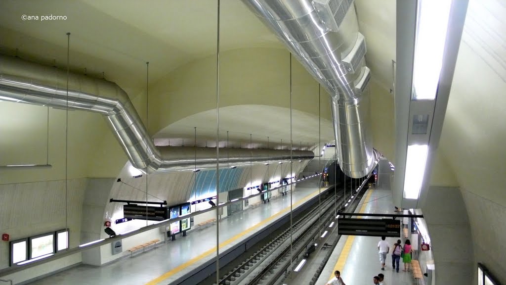 Metro de Lisboa, Portugal, mayo 2010 by Ana Padorno