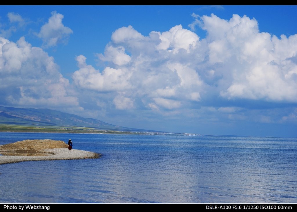 Side of Qinghai Lake by webzhang