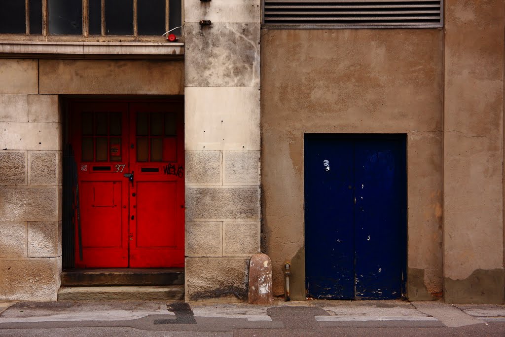 Red & Dark Blue Doors by 陳建昌  Chien-Chang Chen