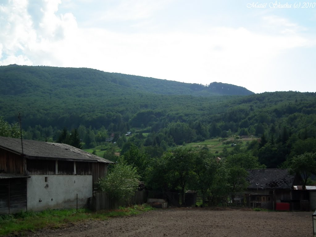 Pohľad na záhradkársku oblasť. by Matúš Škutka