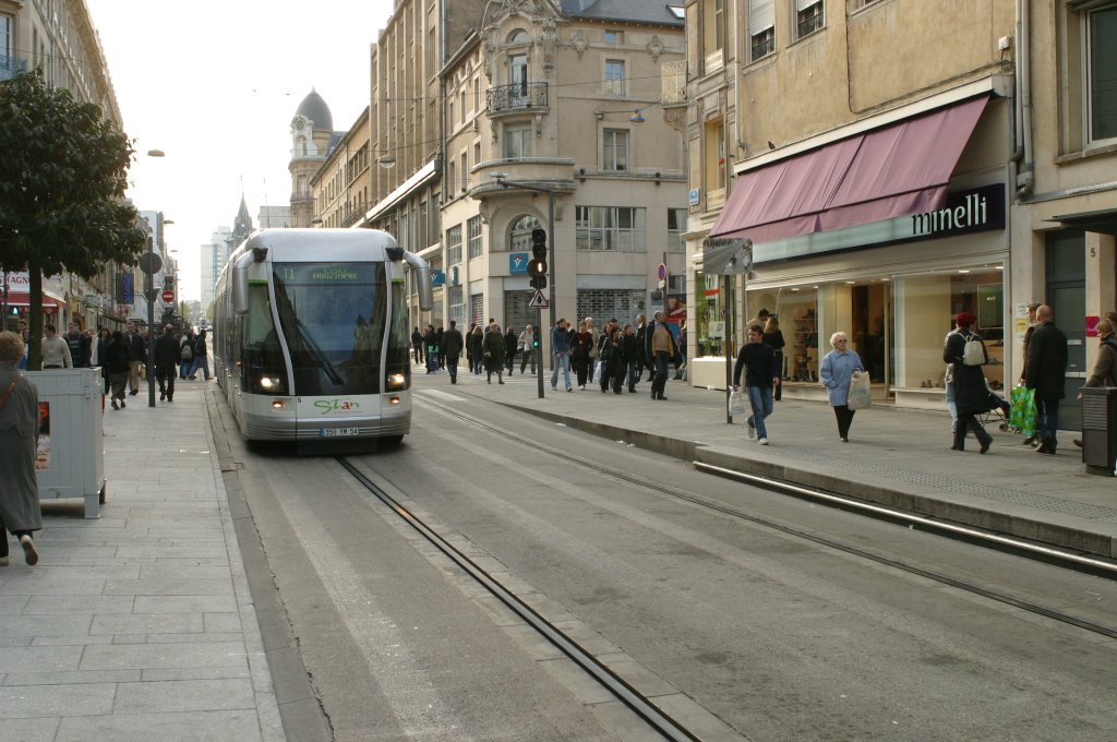 Le tramway rue Saint-Jean à Nancy by Brice Perrin