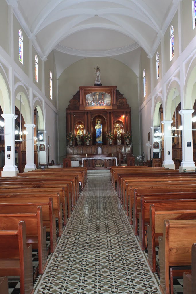 Iglesia Católica-Lares by Ricardo David Jusino