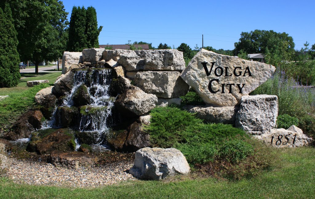 Volga Fountain by Jesse *