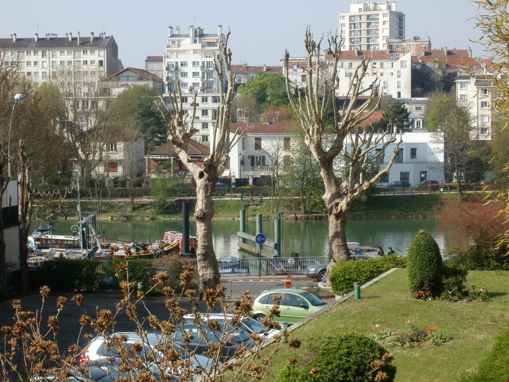 Joinville-le-Pont, le port by Mario Vásconez Suárez